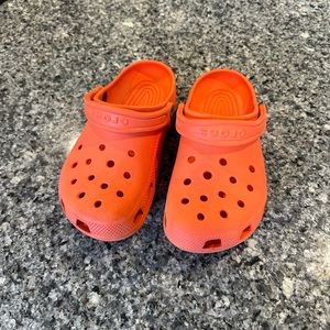 Kids crocs size J4